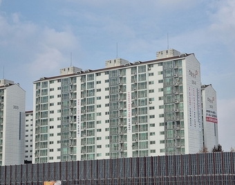 인천계양 테크노밸리 공공주택지구 앞 아파트.  신현우 기자 /뉴스1