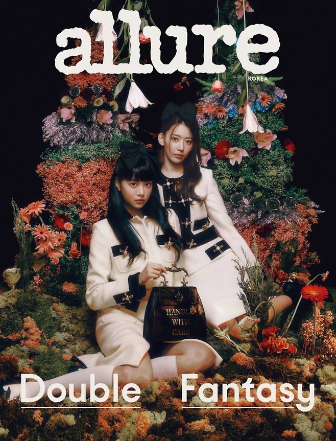 Group LE SSERAFIM (LE SSERAFIM) Sakura and hong eun-chae showed off their beautiful charms.LE SSERAFIM Sakura, hong eun-chae unveiled a picture of the December issue with the fashion magazine  ⁇   ⁇   ⁇   ⁇   ⁇   ⁇   ⁇   ⁇ .In the cover image released, the two showed twin looks like sisters with colored two-pieces with metal decorations.In her personal photos, Sakura matched a large ribbon headdress with a long black dress, and hong eun-chae perfectly matched the elegant and humorous Moschino-specific details in their own atmosphere, wearing red-colored stockings in a jacket with kitsch details.In the interview with the photo shoot, you can meet the candid stories about the work, life, and current affairs of the two members. I think Sakura will be an unforgettable year.I think it was good to choose this way now.  ⁇   ⁇ ,  ⁇  This year, I had to jump over the results that I have lived so hard so far.hong eun-chae meets foreign fans every time I sign a fan signing ceremony. I am so sorry that I can not speak a foreign language. I want to express and communicate more.More photos and interviews of LE SSERAFIM Sakura and hong eun-chae can be found in the December issue of  ⁇ Allure Korea ⁇  and on the website (www.allurekorea.com) and SNS.On the other hand, LE STERAFIM has been named for two consecutive weeks on Billboards main album chart, Billboard 200, with the mini-album Antifragile released on the 17th of last month.The title song of the same name was ranked first in the KBS2  ⁇  Music Bank  ⁇  for the second consecutive week. LE SSERAFIM will start its follow-up song  ⁇  Impurities  ⁇  activities starting with KBS2  ⁇  Music Bank  ⁇  on the 18th.