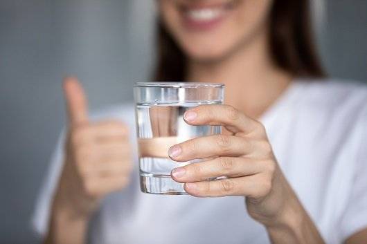 미네랄이 풍부한 물을 마시면 건강에 도움이 된다|출처: 게티이미지 뱅크