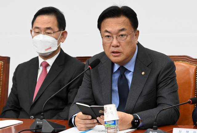 정진석 국민의힘 비상대책위원장이 17일 서울 여의도 국회에서 열린 비상대책위원회의에서 모두발언을 하고 있다./성형주 기자