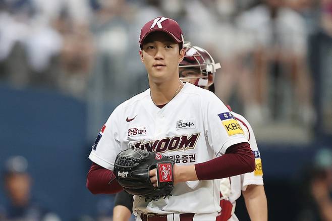 학교 폭력에 대한 이슈가 터질 때마다 늘 안우진의 이름이 거론됐다. 그러나 안우진은 이에 대한 변명 없이 꾸준히 자신의 길을 걸었다. (자료사진=연합뉴스)