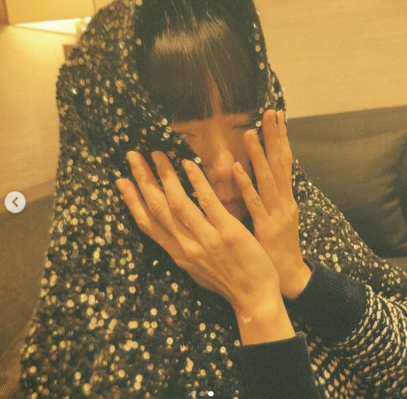 Actor Bae Doona has released a retro-style photo.On the 21st, Bae Doona said, Photographic filter is very .. It is a picture taken the day before yesterday, but it reminds me of a picture taken a long time ago.Bae Doona went on a memorable trip alone, saying that it was like a picture taken a long time ago in a picture taken by a friend.On the other hand, Actor Bae Doona appears in the movie Next So-hee which is scheduled to open this year.Next So-hee draws the story of So-hee, a high school girl who went on a field trip to a call center, and the story of Eugene, a woman who questions her.