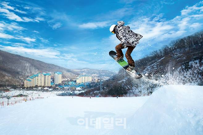 곤지암리조트의 ‘2223 스키시즌에는 더욱 쾌적하고 여유롭게 프리미엄 스키를 즐길 수 있다.