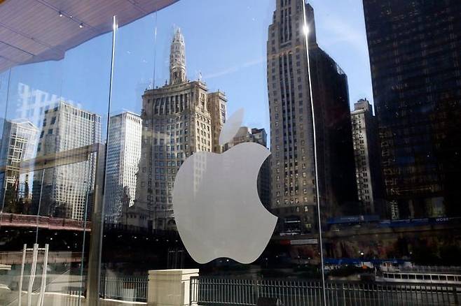 미 일리노이주 시카고에 있는 애플 매장ⓒAP=뉴시스