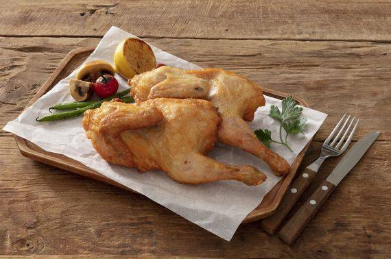 CJ프레시웨이 이츠웰 그때 그시절 옛날통닭 사진. CJ프레시웨이 제공.