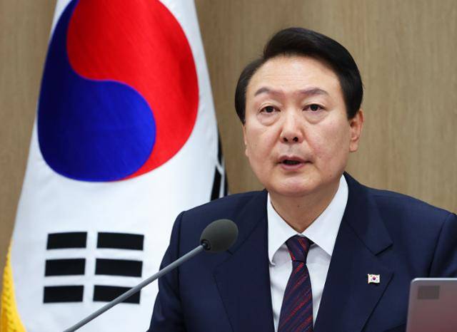 윤석열 대통령이 22일 서울 용산 대통령실 청사에서 열린 국무회의를 주재하고 있다. 연합뉴스