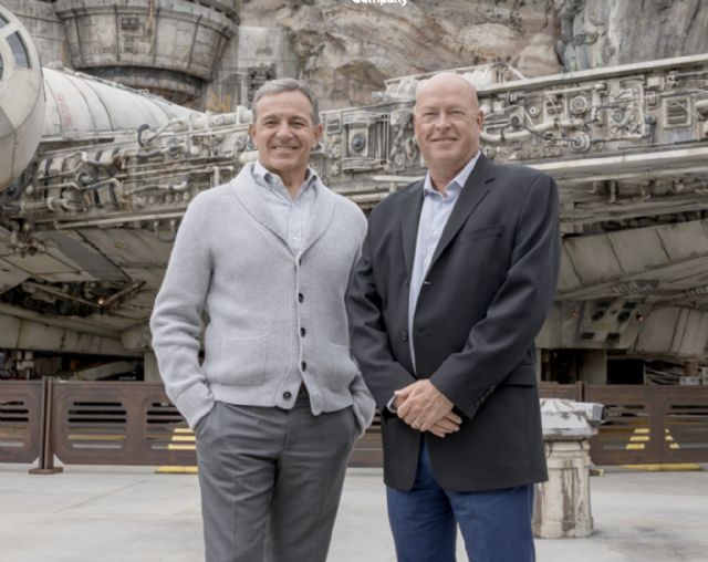 밥 아이거(왼쪽) 디즈니 회장과 밥 차펙 CEO. (사진=디즈니)