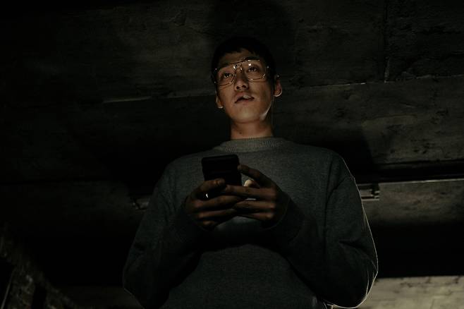 Kim Young-kwang plays a serial killer, Seong Yun-o, in "Somebody." (Netflix)