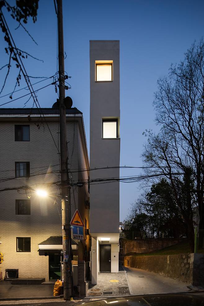 얇디얇은집 외부ⓒ이한울