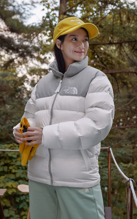 '1992 눕시 재킷(30주년 기념판)'을 착용한 노스페이스 홍보대사 신민아/영원무역