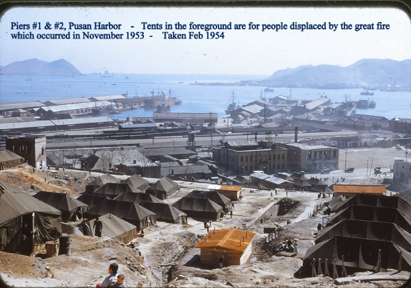 1953년 11월 부산역전 대화재 이후 위트컴 장군이 부산 동광동에 이재민을 위한 천막촌을 마련했다. 강석환 위트컴희망재단 이사 제공