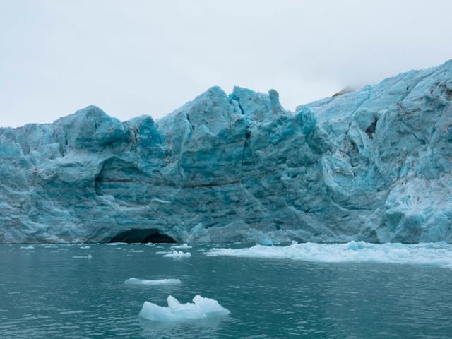 기후변화로 인해 갈수록 줄어들고 있는 극지 빙하. 게티이미지뱅크
