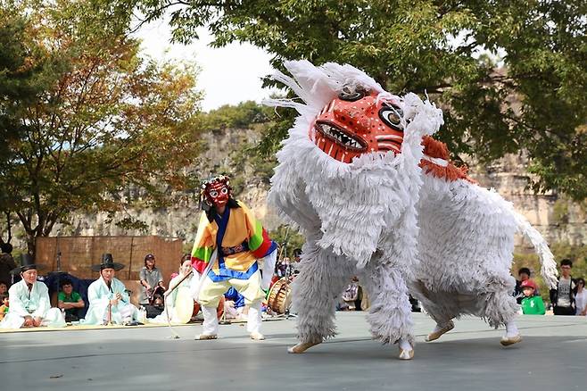 유네스코 인류무형문화유산이 된 ‘봉산탈춤’(국가무형문화재). 문화재청 제공