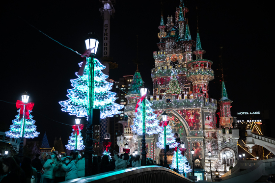 Lights are up at Lotte World Adventure theme park located in southern Seoul, decorated for the upcoming Christmas season since Nov. 19, according to Lotte on Wednesday. [LOTTE WORLD ADVENTURE]