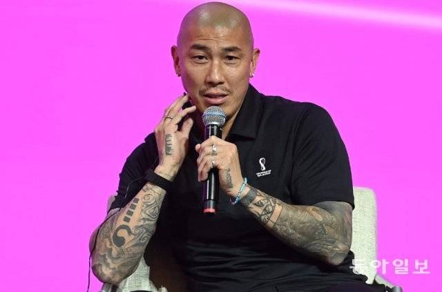 1일 카타르 알라이얀의 월드컵 메인 미디어 센터에서 열린 기술연구그룹(TSG) 브리핑에서 발언하고 있는 차두리 TSG 위원. 사진출처 FIFA