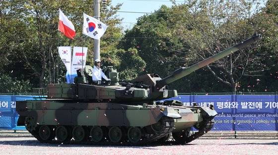 지난 10월 경남 창원시 성산구 현대로템에서 K2 전차 폴란드 갭필러 출고식이 열렸다. 송봉근 기자
