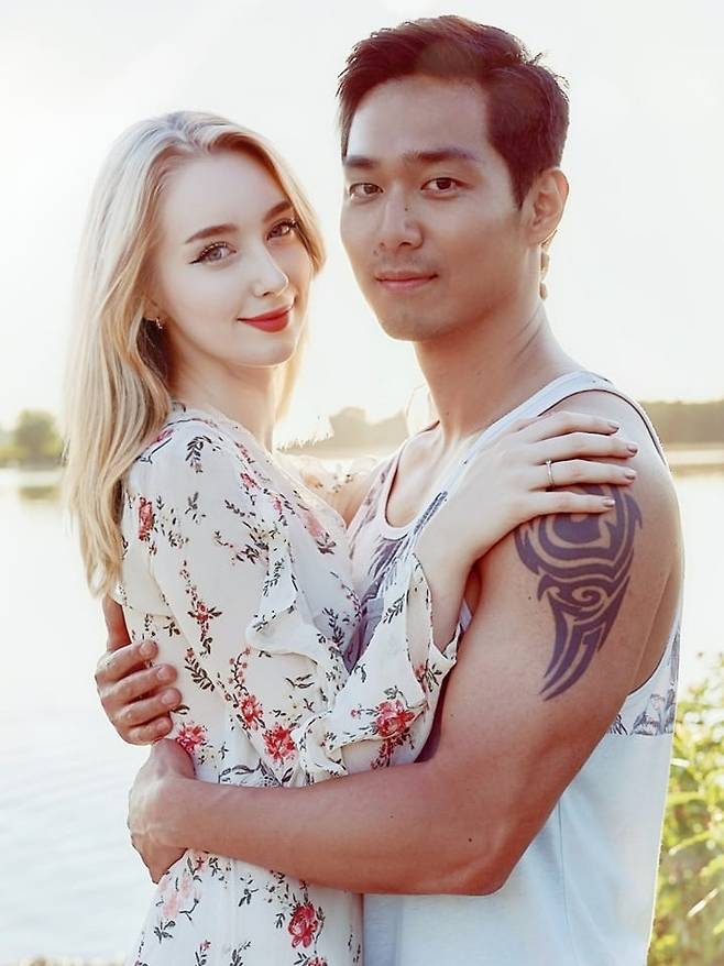 미스 인터내셔널 2022 우승자 자스민 셀버그와 한국인 남자친구 박영민씨. (자스민 셀버그 페이스북 갈무리)