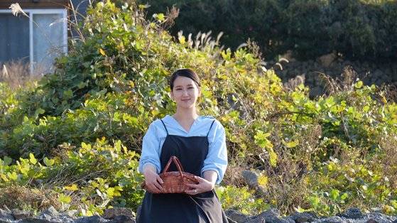 제주도 선흘리에 자리한 베이커리 카페 '베카신'의 고운정 대표. 베이킹에 입문한 지 5년차인 그는 자신만의 레시피로 독창적인 메뉴를 선보이고 있다. 황정옥 기자