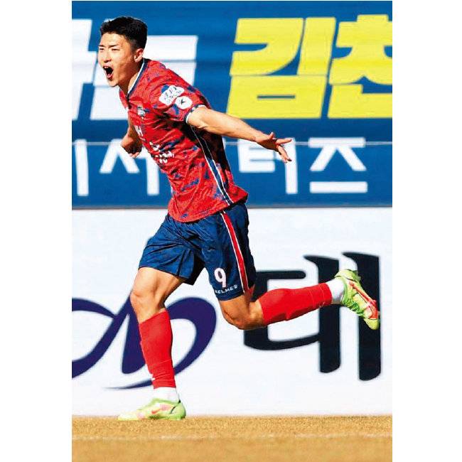 김천상무 시절 조규성. 군 복무 중 벌크 업과 국가대표팀 발탁은 그의 축구 인생을 바꿔놨다.