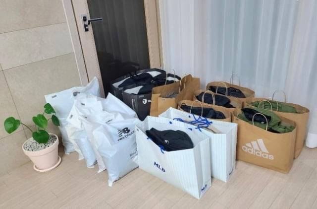 크리스마스를 맞아 수백만 원을 '플렉스'(많은 금액의 돈을 한 번에 쓴다는 의미)한 네티즌. / 사진=보배드림