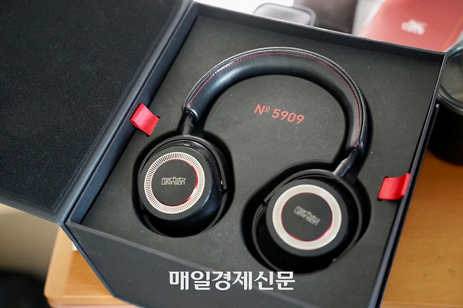 마크레빈슨 No.5909 헤드폰