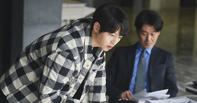 웹소설이 원작인 드라마 <재벌집 막내아들>의 한 장면. JTBC 제공