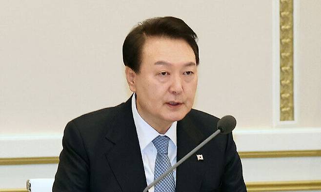 윤석열 대통령이 27일 청와대 영빈관에서 열린 통일부·행정안전부·국가보훈처·인사혁신처 업무보고에서 발언하고 있다. 연합뉴스