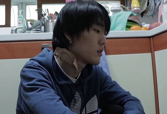 윤병호가 인터뷰 중 공황발작 증세를 보이는 모습. /KBS 시사적격 유튜브