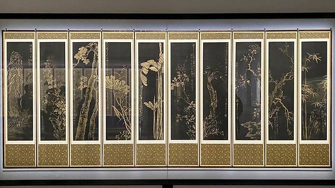 안중식, 금니사군자화훼 10폭병풍, 1901년, 순천대학교박물관 소장. 신지은 제공