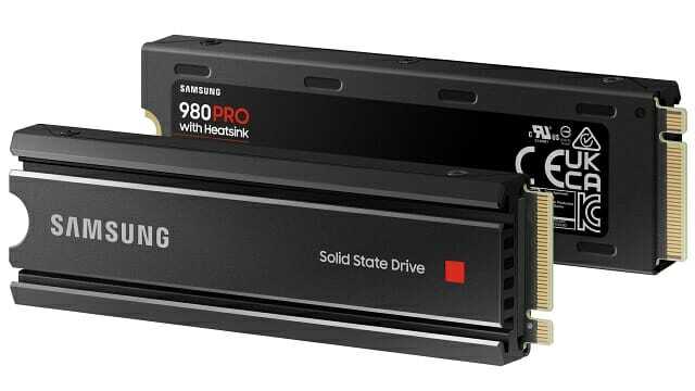 삼성전자는 2021년 PS5 탑재를 위해 980 프로 SSD에 방열판을 추가한 제품을 출시했다. (사진=삼성전자)