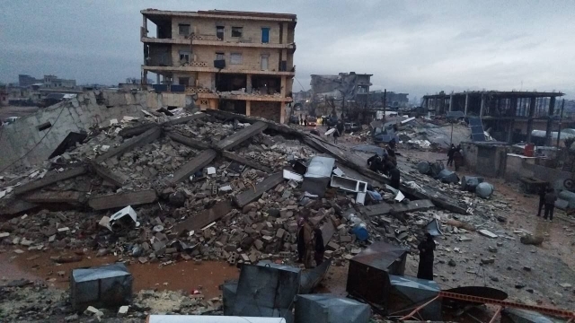 시리아에 6일(현지시간) 규모 7.8의 지진이 발생해 건물이 무너져내린 모습. 월드비전 제공