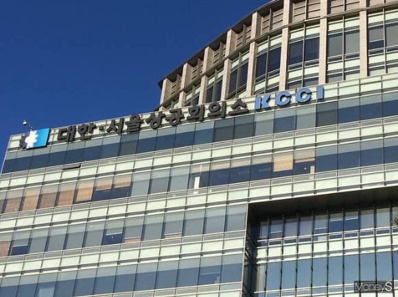 대한상공회의소 조사 결과 중대재해처벌법이 시행된지 1년 새 안전전담조직과 인력을 배치한 기업이 크게 증가했다. / 사진=이한듬 기자