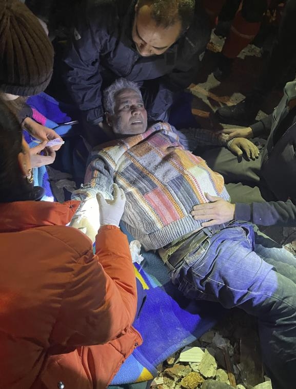 한국 긴급구호대가 구조한 생존자의 모습 [대한민국 긴급구호대(KDRT) 제공]