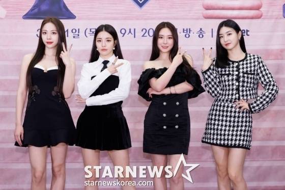 걸그룹 브레이브걸스가 30일 오전 온라인 생중계로 진행된 엠넷 새 예능 '퀸덤2' 제작발표회에 참석해 포즈를 취하고 있다. K팝 최고의 아이돌 6개 팀이 한날 한시에 싱글을 발매하고 컴백 경쟁에 돌입하는 서바이벌 프로그램 '퀸덤2'는 31일 첫 방송된다. /사진제공=엠넷 2022.03.30 /사진=이동훈 기자 photoguy@