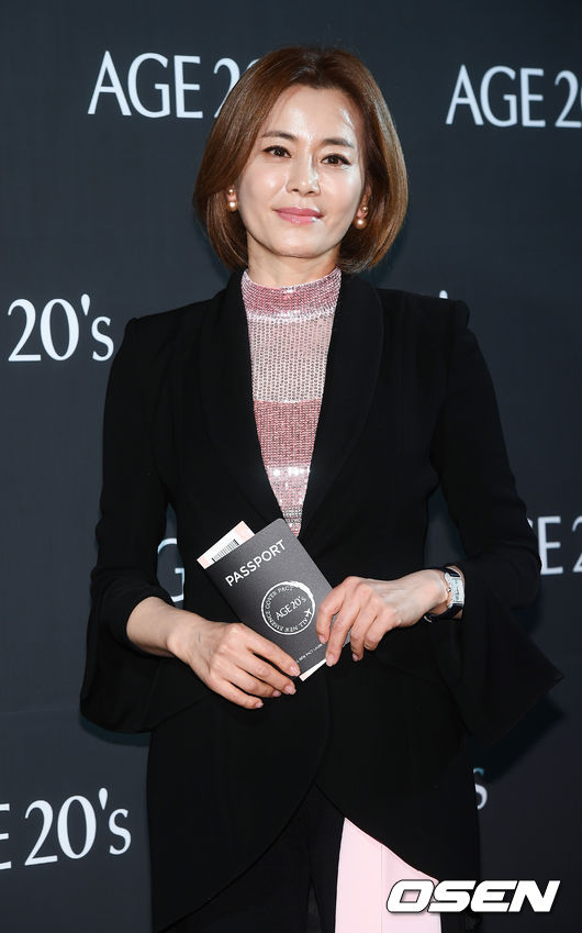 Actor Kyeon Mi-ri has expressed his position regarding the recent issue.The Tiger: An Old Hunters Tale, a law firm representing Kyeon Mi-ri, said on Thursday that the irreparably expanding and reproducing news surrounding Kyeon Mi-ri and her family has reached a point where it can no longer be overlooked, and that it will deliver its position to hold it right.Through the official announcement, the Kyeon Mi-ri said, The Kyeon Mi-ri couple is the victorious Victims of the multi-level Records of the Grand Historian case, and it is clear that Rubo is not involved in the Falsify case.Kyeon Mi-ri said that the current situation, in which the facts are rapidly circulated indiscreetly and become a reality, will not be tolerated even for the Kyeon Mi-ri Family and the new family members. I will catch Baro until the end. It is an official announcement related to the false fact about Mr. Kyeon Mi-ri.Hello, this is The Tiger: An Old Hunters Tale, a law firm that serves as the legal representative of Kyeon Mi-ri and her agency Winners Media.First of all, I would like to say that Mr. Kyeon Mi-ri is very sorry to have to convey this position.However, the news that has been enlarged and reproduced irreparably around Kyeon Mi-ri and the family can no longer be tolerated, and I will pass on my position to correct it.1. Rubos stock price manipulation incident, in which Victims alone committed suicide with more than 300,000 people, has nothing to do with Kyeon Mi-ri and Husband.Mr. and Mrs. Kyeon Mi-ri are the stark Victims of The Multi-Stage Records of the Grand Historian case, and I can assure you that Rubo State, played by The Official, is not involved in the Falsify case.2. Kyeon Mi-ri It is also not true that Husband has taken CoreBits paid-in capital increase of 26.6 billion won and used it for personal debt repayment.Kyeon Mi-ri Mr. Husband has borrowed 500 million won, but the 500 million won has not been reimbursed a few months later and has consequently accumulated his wealth by taking core bit money.3. It is not true at all that the Hannam-dong house of Mr. Kyeon Mi-ri was provided with the proceeds of the crime, and the families are feeling guilty without guilt.The house was built at the end of 2006 by Mr. Kyeon Mi-ri, who bought the land, and the source of the money for the house was the income generated by Mr. Kyeon Mi-ris 30-year actor activity at the time.4. In addition, I regret the fact that it is difficult to enumerate, other distortions, exaggerated false articles, blog posts, YouTube productions, etc., and I sincerely request the deletion and correction of the articles, articles and videos.If it is not corrected, we will inevitably take legal action after this time.Once again, I would like to express my sincere condolences to Mr. Kyeon Mi-ri, and the current situation in which false facts are rapidly circulated indiscreetly and become a fait accompli is that the Kyeon Mi-ri Family and the new family I will not condone it anymore, and I will take the facts and other parts to the end with a strict response.