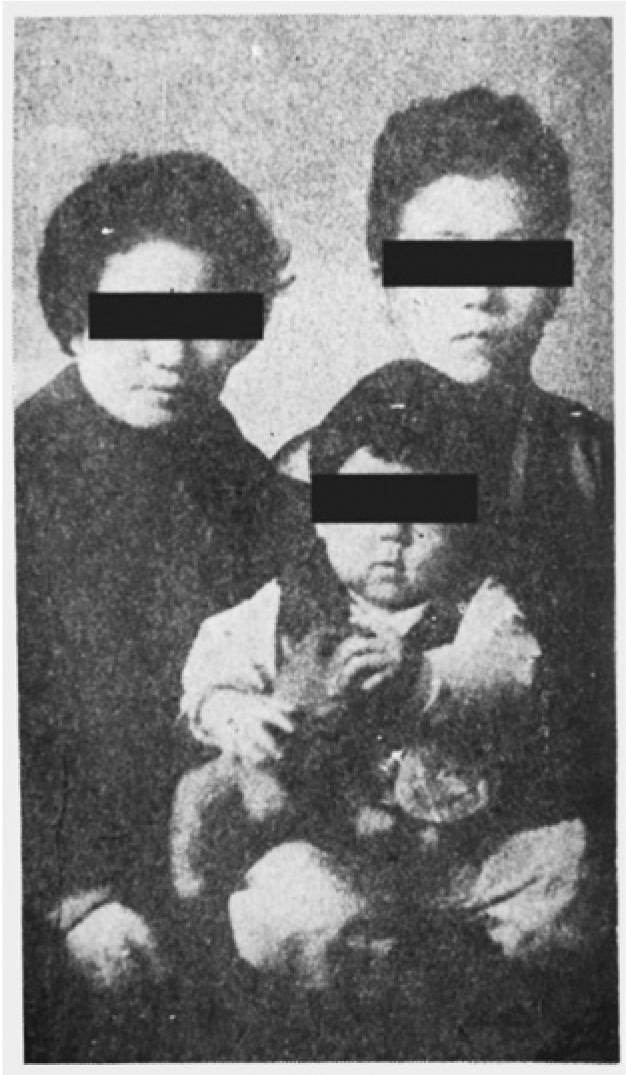 1969년 12월 10일자 주간여성에 실린 동성 부부에 대한 사진. 기사는 “아내역(?)의 윤양(오른쪽)은 그들이 행복한 부부였다고 주장한다”고 서술했다. 산처럼 제공