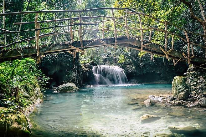 필리핀 세부의 카와산 폭포