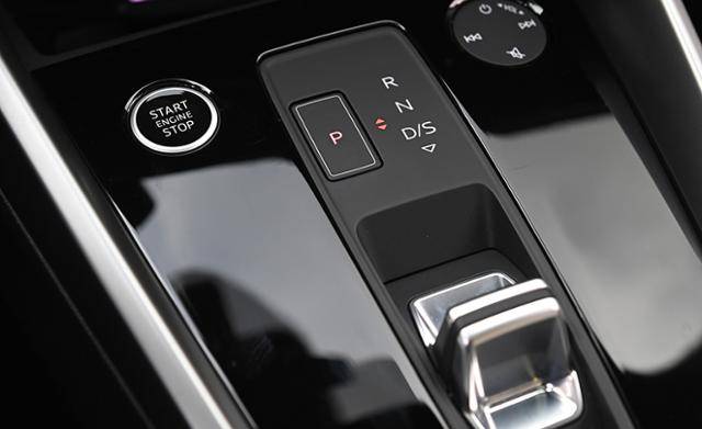 아우디 A3 40 TFSI 프리미엄