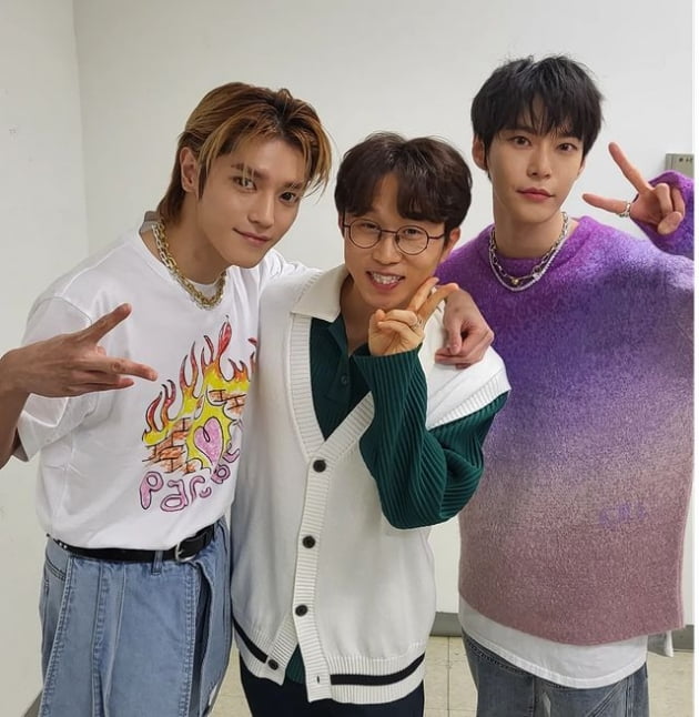 Comedian Park Sung-Kwang has released a photo with NCT Taeyong and Doyoung.Park Sung-Kwang said on the 24th, It was fun~~!!# nct127 # Taeyong # Doyoung # Sisney # Johnny # Taeil # Jaehyun # Mark # Jung Woo # Hae Chan # Yuta Nakamoto and posted a picture.In the photo, Park Sung-Kwang, NCT Taeyong and Doyoung are standing and posing between Taeyong and Doyoung.Park Sung-Kwang is married to Lee Soo-yi in 2020, and directed the movie Woong Nam Lee which will be released in March.