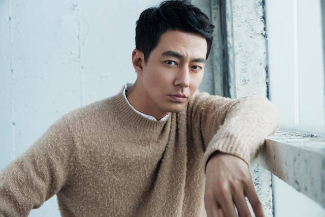 조인성이 '호프' 출연을 검토 중이다. 아이오케이컴퍼니 제공