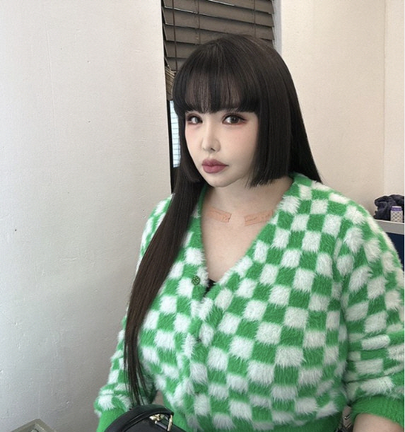 Girl group members are suffering from excessive body interest.Park Bom, a 2NE1 native, released a photo on the 6th, saying, I cut my hair. Its a one-shot transformation, and got caught up in the health absurdity theory.Park Bom said, I just wanted to introduce my new hairstyle, but my weight seems to have increased, adding, There were also fans who were concerned that I was still wearing the band I put on my collarbone last December.Park Bom has always been at the center of the story as a representative rubber band weight star since 2NE1.At the beginning of last year, he succeeded in losing 11kg weight with the help of a diet company, saying that his weight increased significantly because he continued to binge with ADD (Attention Deficit), which is characterized by excessive mood swings.However, Park Bom said, There is nothing wrong with my health. I just started exercising for a diet.Its not just Park Bom. TWICE Jeongyeon also had a hard time with her weight.Jeongyeon suffered a great deal of trouble in 2020 and 2022 to stop TWICE activities due to panic disorder and anxiety disorder.Especially when I was undergoing neck disk surgery and taking steroids for treatment, I got a lot of attention because of the weight increase as a side effect and the keyword Jeongyeon flesh appeared.I could not tell you the mental suffering that I would have suffered in a situation where I could not go on a diet because of treatment. Recently, I was cheered by appearing in front of my fans in a slimmer way.This overly pouring interest in the body can not help but come up with greater stress and burden. No matter how they look, it is a true cheer to love their personality and music.