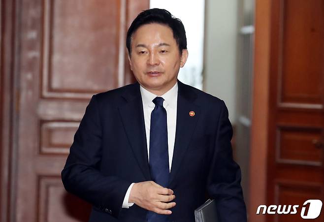원희룡 국토교통부 장관이 9일 오전 서울 종로구 세종대로 정부서울청사에서 열린 국정현안관계장관회의에 참석하고 있다. 2023.3.9/뉴스1 ⓒ News1 김명섭 기자