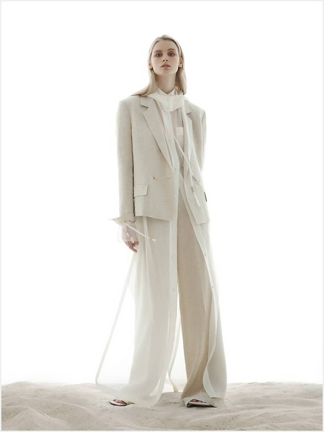 사진제공 : 바바패션에서 전개하는 어덜트 컨템포러리 브랜드 아이잗바바(IZZAT BABA