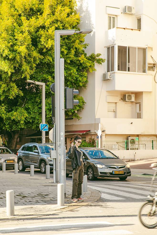 사진으로 남기고 싶은 현지인도 꽤 많다