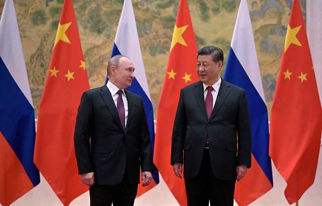 블라디미르 푸틴(왼쪽) 러시아 대통령과 시진핑 중국 국가주석.[로이터 자료사진]