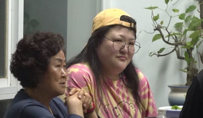 Comedian Lee Guk-joo broke down in tears as he spoke about his difficult time.MBN  ⁇  For the first time in our lives, which will be broadcasted at 9:30 pm on March 19th, Jeju Islands four seamen and Vietnams Nha Trang have left the Travel Cage Corps  ⁇  Noh Hong-chul, KCM, Lee Guk-joos real travel is unfolded.On the second evening in Nha Trang, those who digest the schedule of chocolate massage and hopping tours open a meat party at the hostel.Travel James Stewart, who has been a stranger to travel, has left Travel, but after a meal, he shares a story with a couple of people.Lee Guk-joo, who had always been bright and bright, poured tears out of his troubles while empathizing with the storm while listening to the life story of Jeju Islands daughter Yoo Kyung.Lee Guk-joo said, I had to be a strong son-like daughter at home, and I had to be a great senior and entertainer outside. I had a lot to bear.I was so angry that I could not lean on my boyfriend. One day, I heard my boyfriend say, You are so cool. Thats a good word, but on the other hand, Im blinded.In the meantime, I did not want to broadcast because I was angry, and I had tears in the past. However, there was a reaction that Why are you crying? The Jeju Island dancers, Noh Hong-chul, and KCM, who listened to them, warmly wrap Lee Guk-joo while giving their comfort and life advice.Noh Hong-chul reverses the atmosphere with a surprise discovery about KCM. He used to do Window memory (KCM) and Travel entertainment in his 20s, but the Window memory was different now.At that time, I was sorry that I could not act because I could not do it (at my agency). Then, the Window memory was  ⁇   ⁇ , and I met someone and talked about love.) Confuse KCM.KCM said, Chong Hong-cheol is the same as before.I am only James Stewart who came here, but I am very happy because I feel that I have deeply communicated with each other while sharing a genuine story. I am grateful for the first time in our lives.