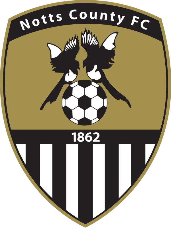 클럽의 상징과도 같은 검은색과 흰색 줄무늬 셔츠로 인해, 노츠 카운티는 ‘The Magpies(까치들)’이라는 닉네임을 갖고 있다. 사진=위키피디아