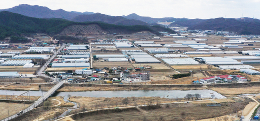 사진은 15일 대규모 시스템 반도체 국가산업단지로 지정된 용인시 처인구 남사읍 일대 모습. 연합뉴스