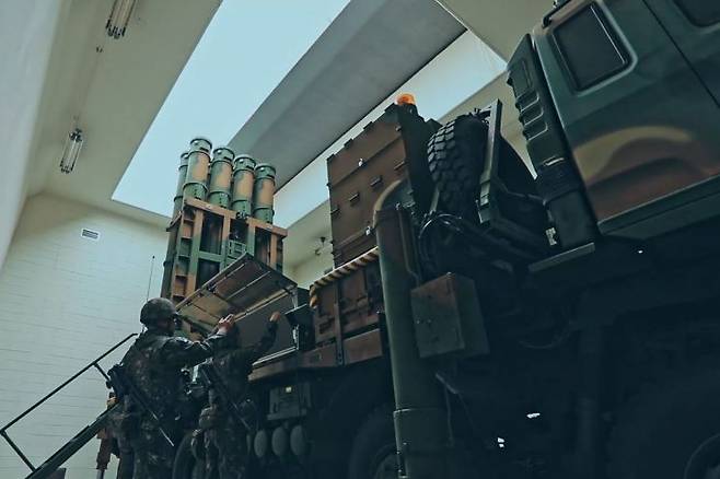 백령도에 위치한 공군부대는 2016년부터 대공무기를 배치했는데 북한의 선제공격에 대비해 벙커 안에 설치했다.