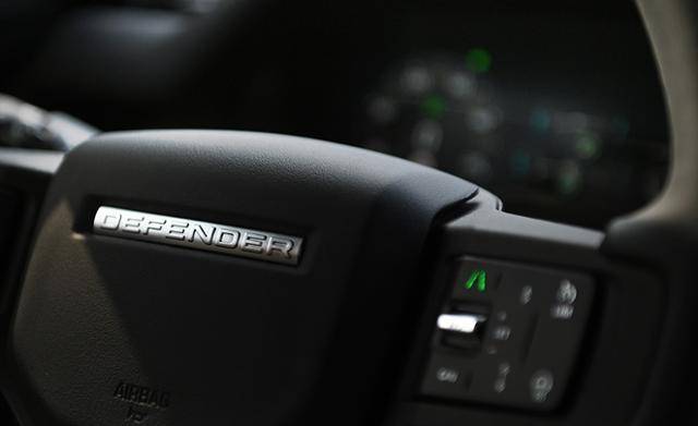 랜드로버 디펜더 130 D300 X 다이내믹 HSE